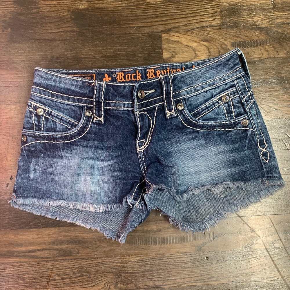 Rock revival Scarlett Short